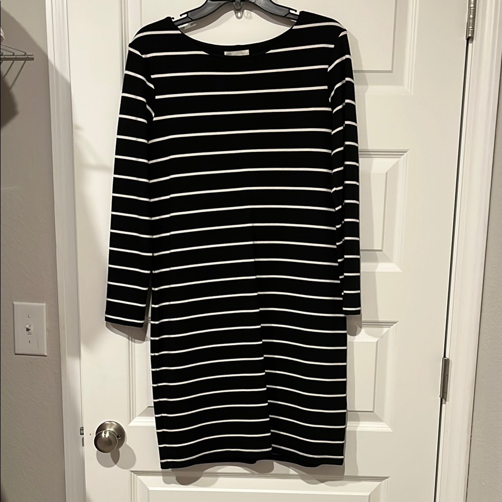 H&M Black and White Sheath Dress Long Sleeve Crew Neck